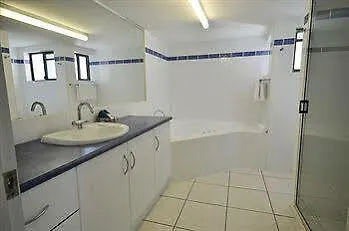 Roydon Beachfront Apartments Trinity Beach 4*,  Australia